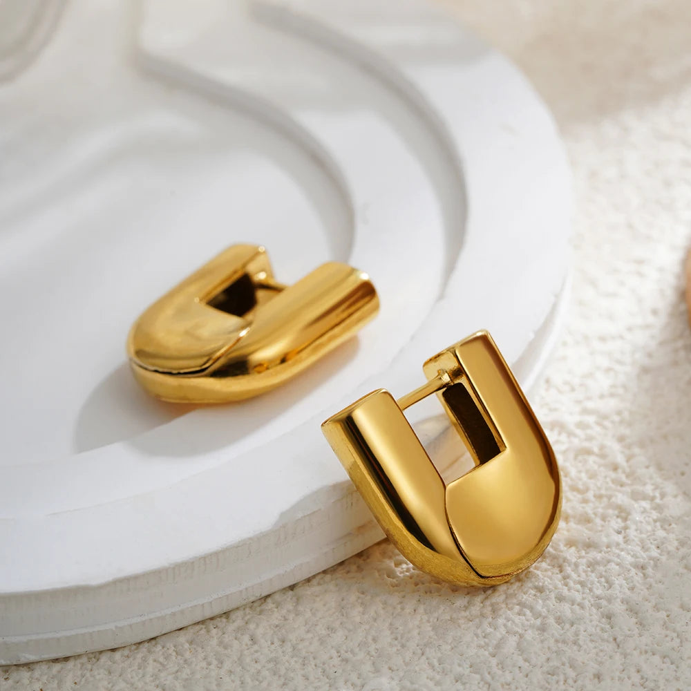 U-shaped hoop earrings